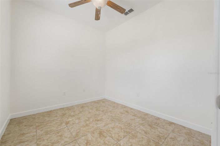 Image No.12-5 Bed House for sale