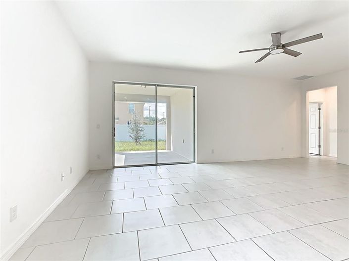 Image No.18-4 Bed House for sale