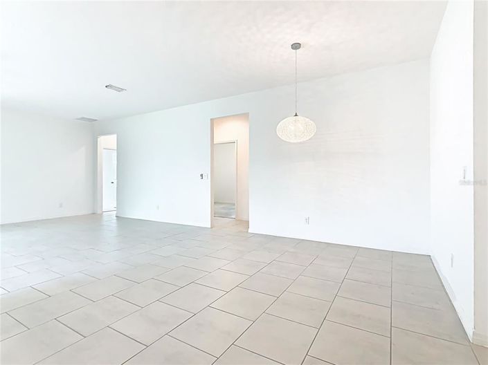 Image No.25-4 Bed House for sale