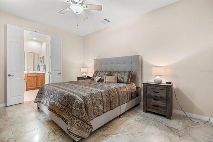 Image No.9-3 Bed Townhouse for sale