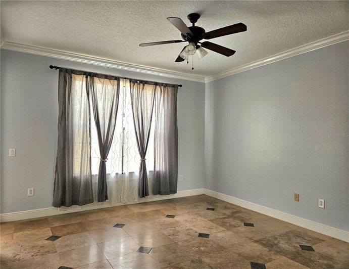 Image No.13-3 Bed Townhouse for sale