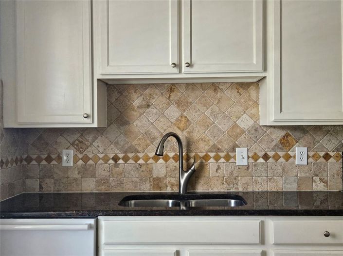 Image No.21-3 Bed Townhouse for sale