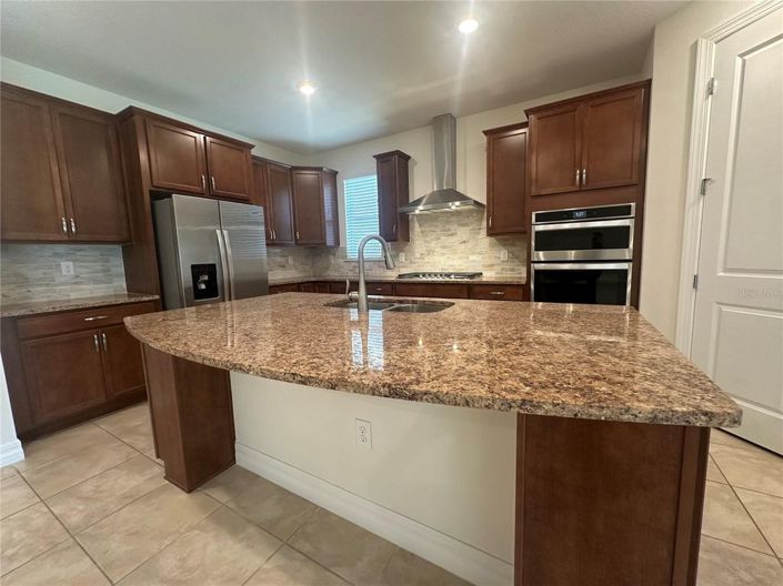 Image No.17-4 Bed House for sale