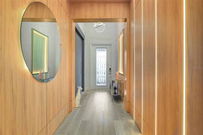 Image No.12-5 Bed House for sale