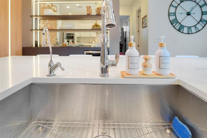 Image No.20-5 Bed House for sale