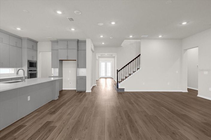 Image No.6-5 Bed House for sale