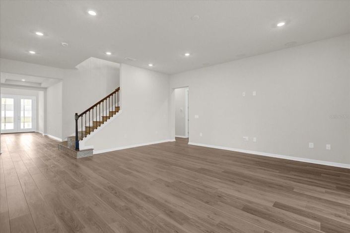 Image No.7-5 Bed House for sale