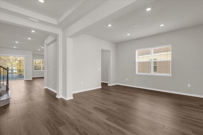 Image No.10-5 Bed House for sale