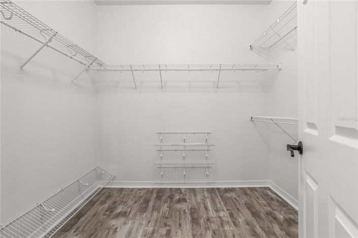 Image No.27-5 Bed House for sale