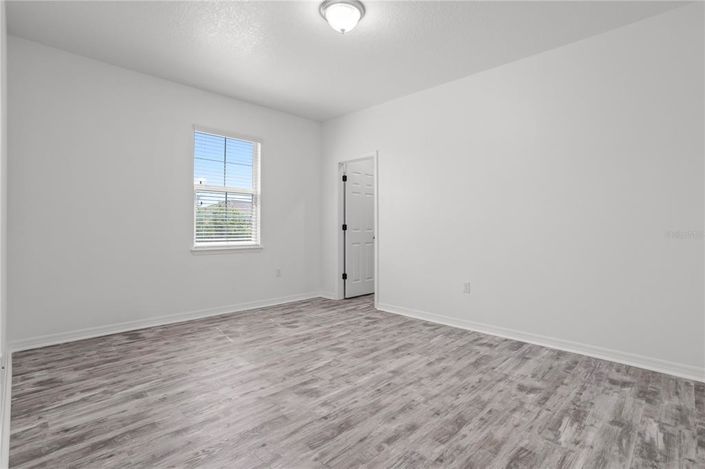 Image No.34-5 Bed House for sale