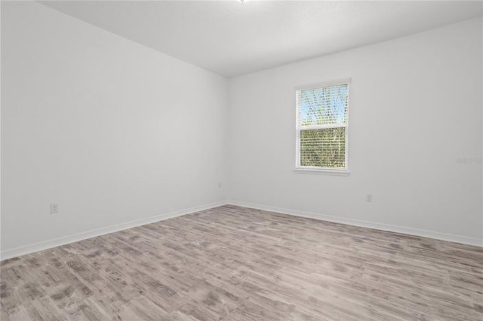 Image No.38-5 Bed House for sale