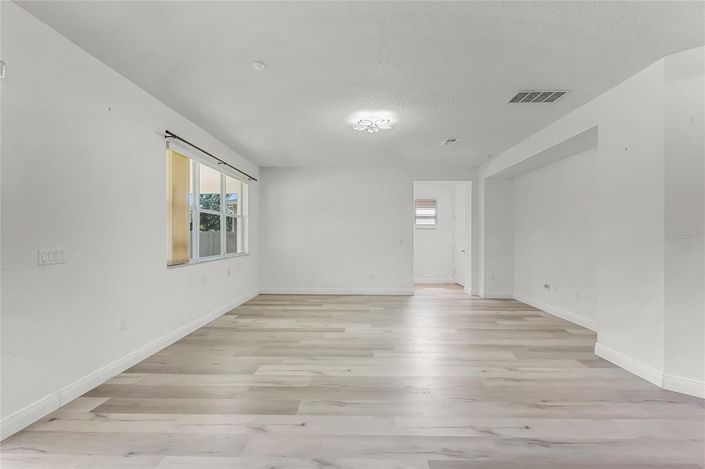 Image No.16-4 Bed House for sale