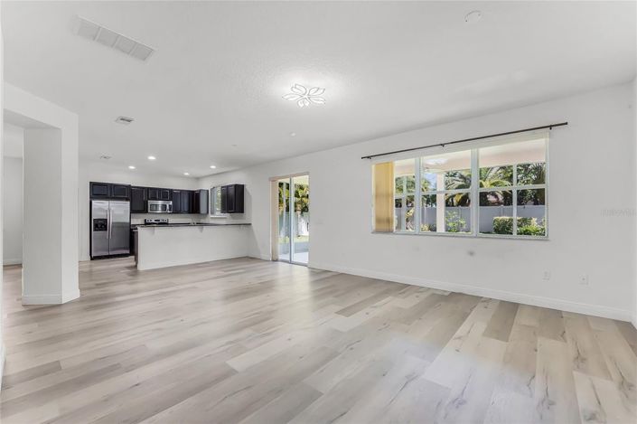 Image No.19-4 Bed House for sale