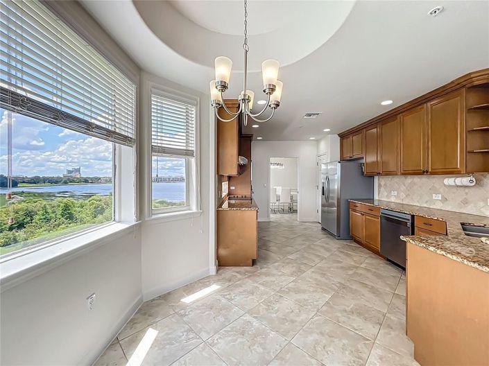 Image No.12-3 Bed Townhouse for sale