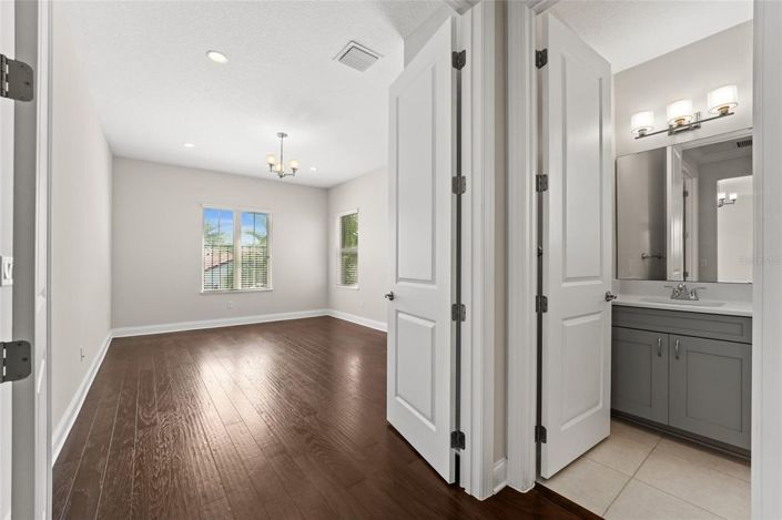 Image No.30-4 Bed House for sale