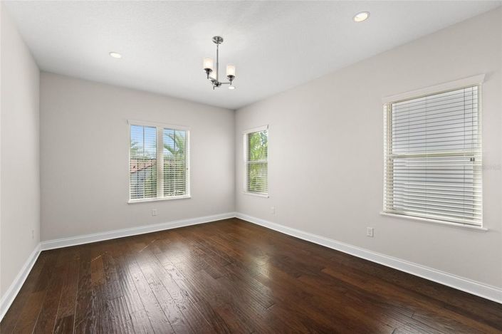 Image No.32-4 Bed House for sale