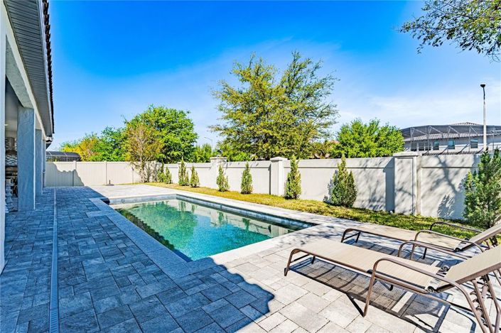 Image No.24-6 Bed House for sale