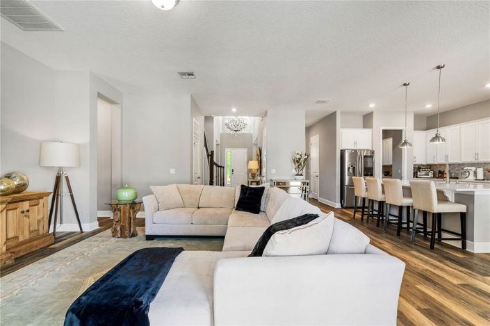 Image No.28-6 Bed House for sale