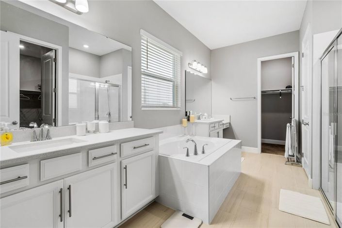 Image No.35-6 Bed House for sale