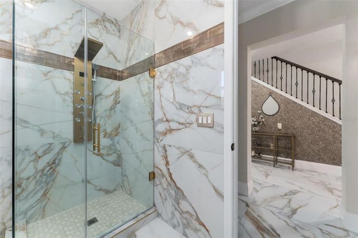 Image No.17-5 Bed House for sale