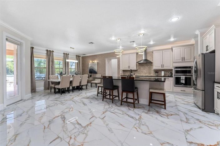 Image No.23-5 Bed House for sale