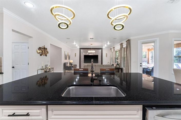 Image No.30-5 Bed House for sale