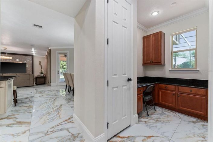 Image No.35-5 Bed House for sale