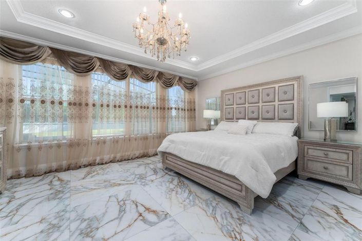 Image No.37-5 Bed House for sale