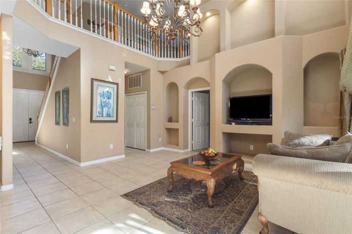 Image No.19-5 Bed House for sale