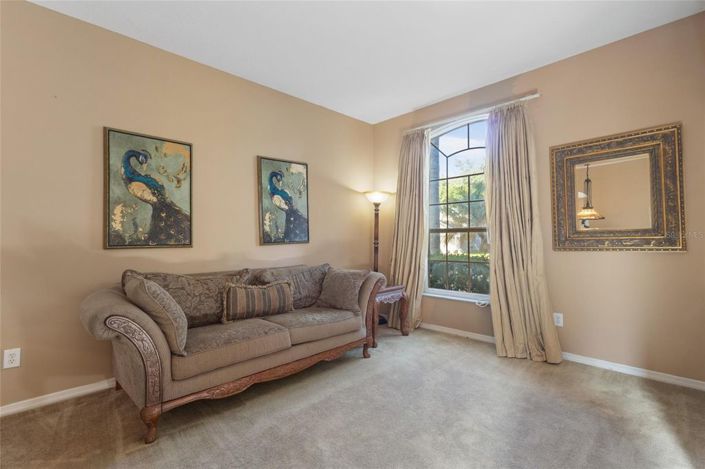 Image No.8-5 Bed House for sale