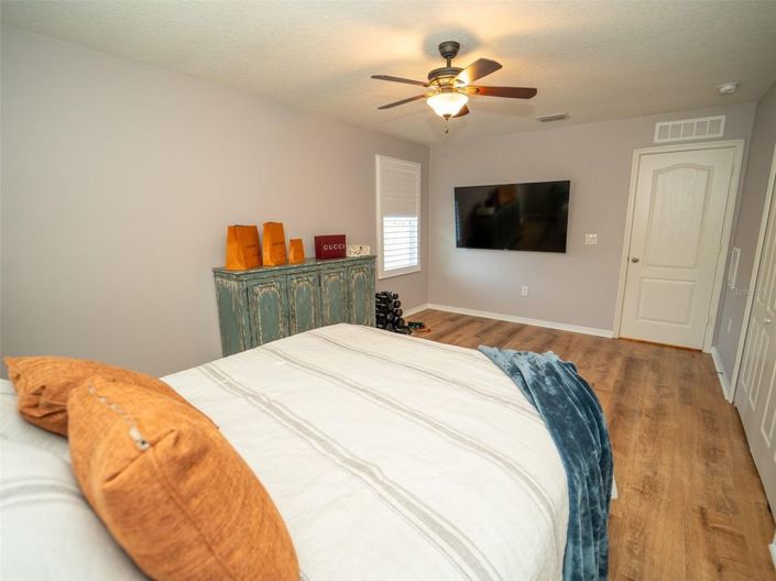 Image No.15-4 Bed House for sale