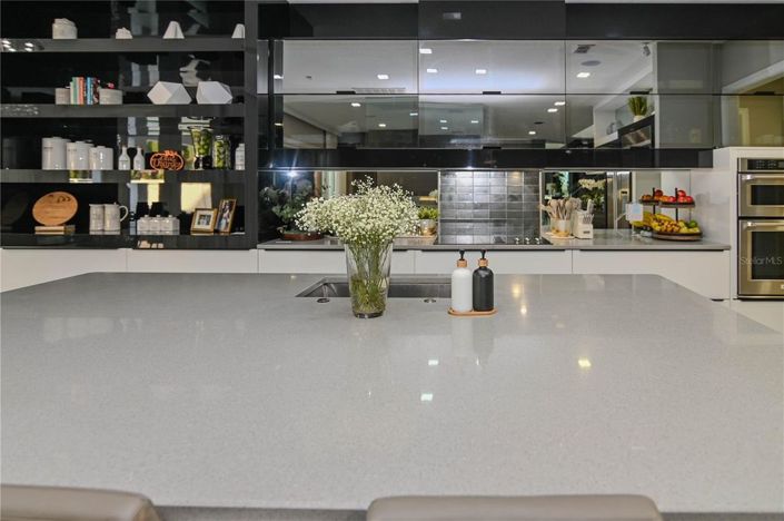 Image No.12-6 Bed House for sale