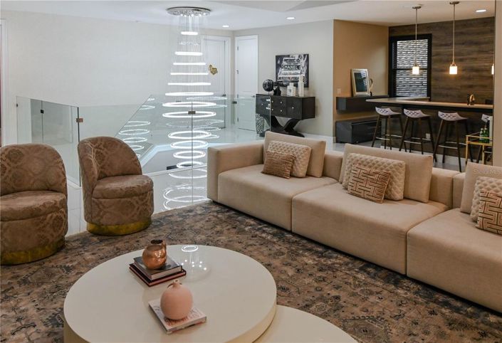 Image No.21-6 Bed House for sale