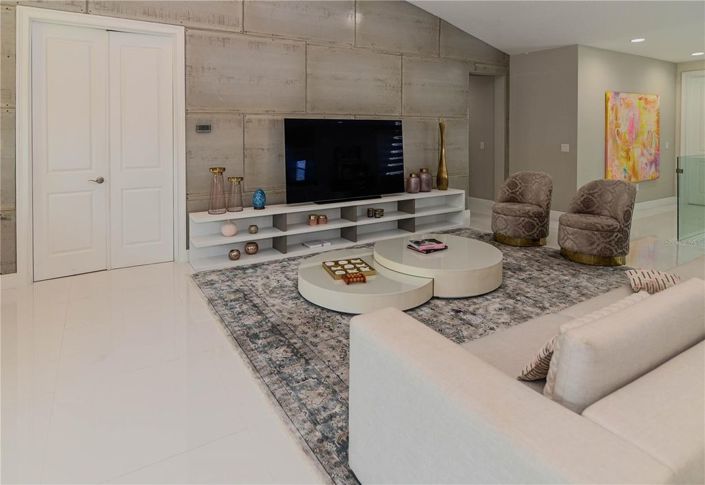 Image No.26-6 Bed House for sale