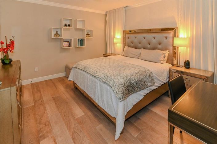 Image No.29-6 Bed House for sale