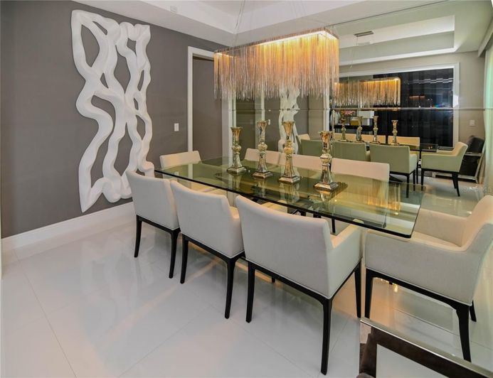 Image No.3-6 Bed House for sale