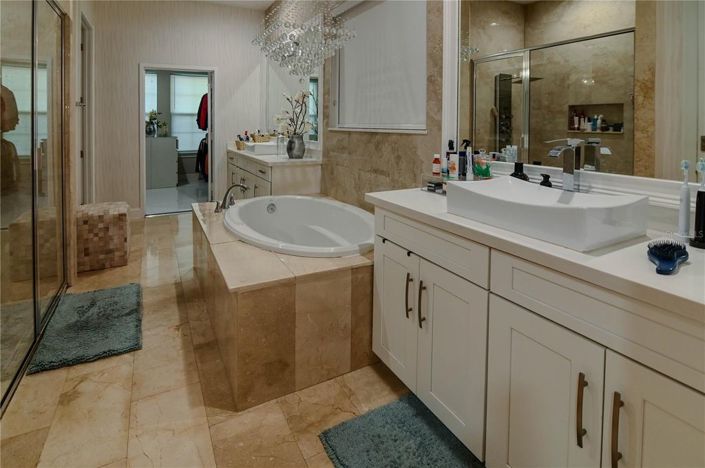 Image No.34-6 Bed House for sale