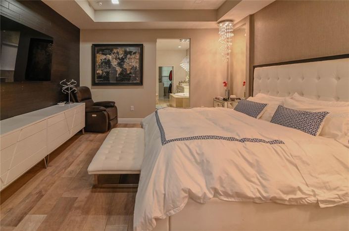 Image No.39-6 Bed House for sale