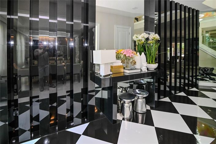 Image No.4-6 Bed House for sale