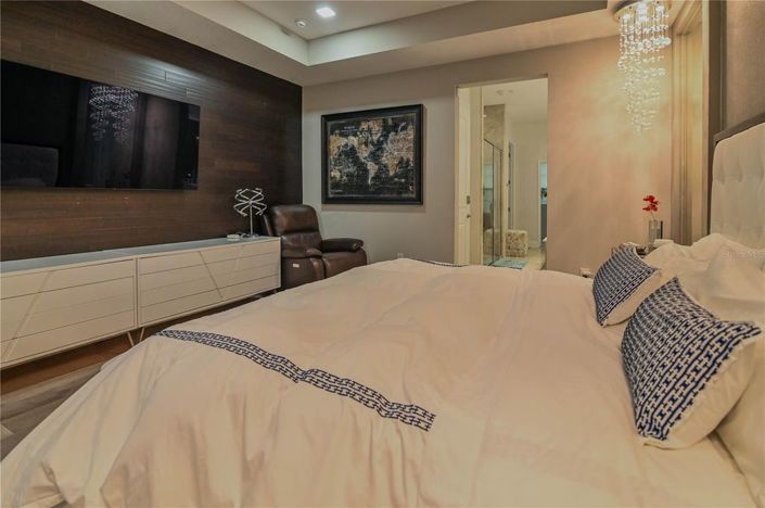 Image No.40-6 Bed House for sale