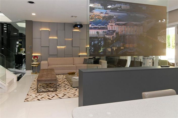 Image No.9-6 Bed House for sale