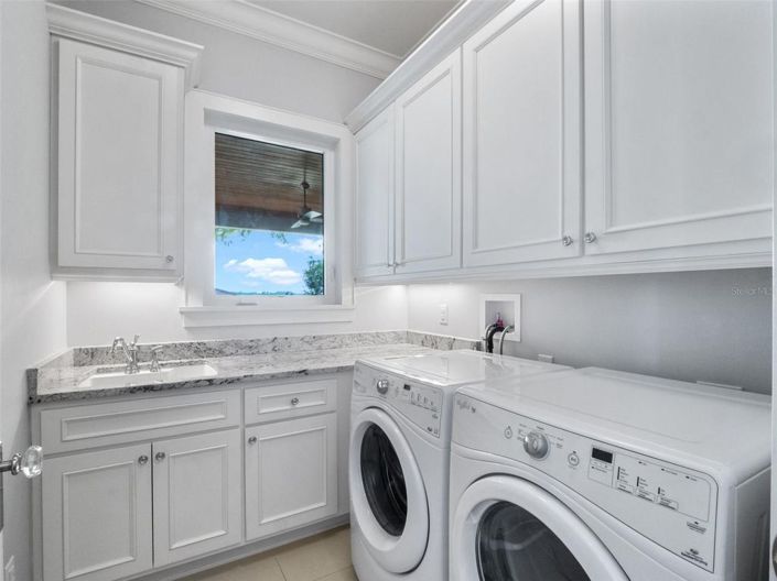 Image No.40-5 Bed House for sale