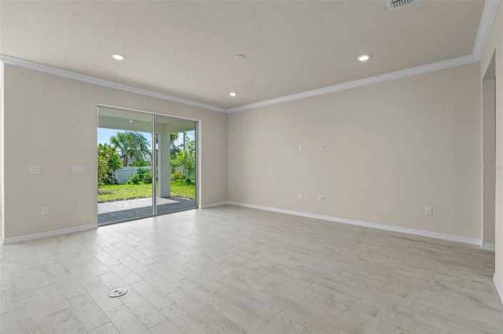 Image No.14-5 Bed House for sale