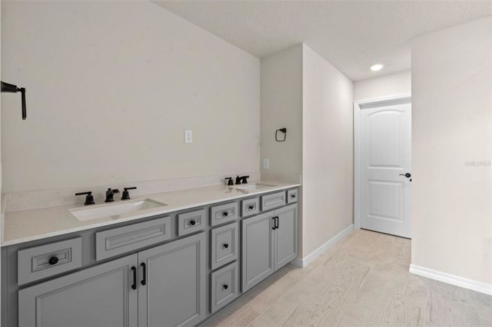 Image No.14-5 Bed House for sale