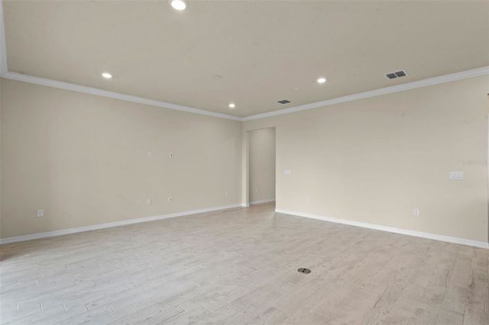 Image No.5-5 Bed House for sale