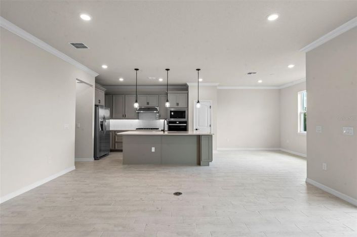 Image No.6-5 Bed House for sale