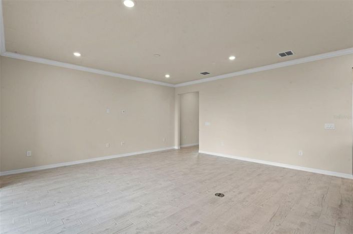 Image No.7-5 Bed House for sale