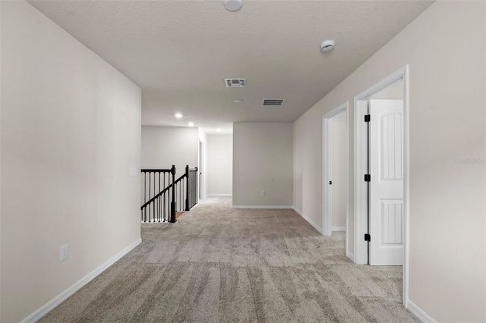 Image No.8-5 Bed House for sale