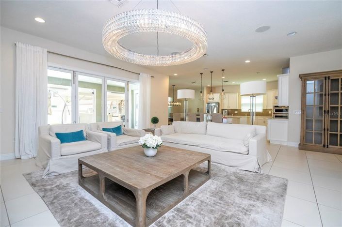 Image No.18-6 Bed House for sale