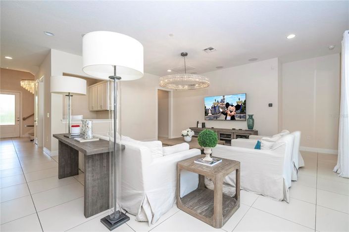 Image No.18-6 Bed House for sale